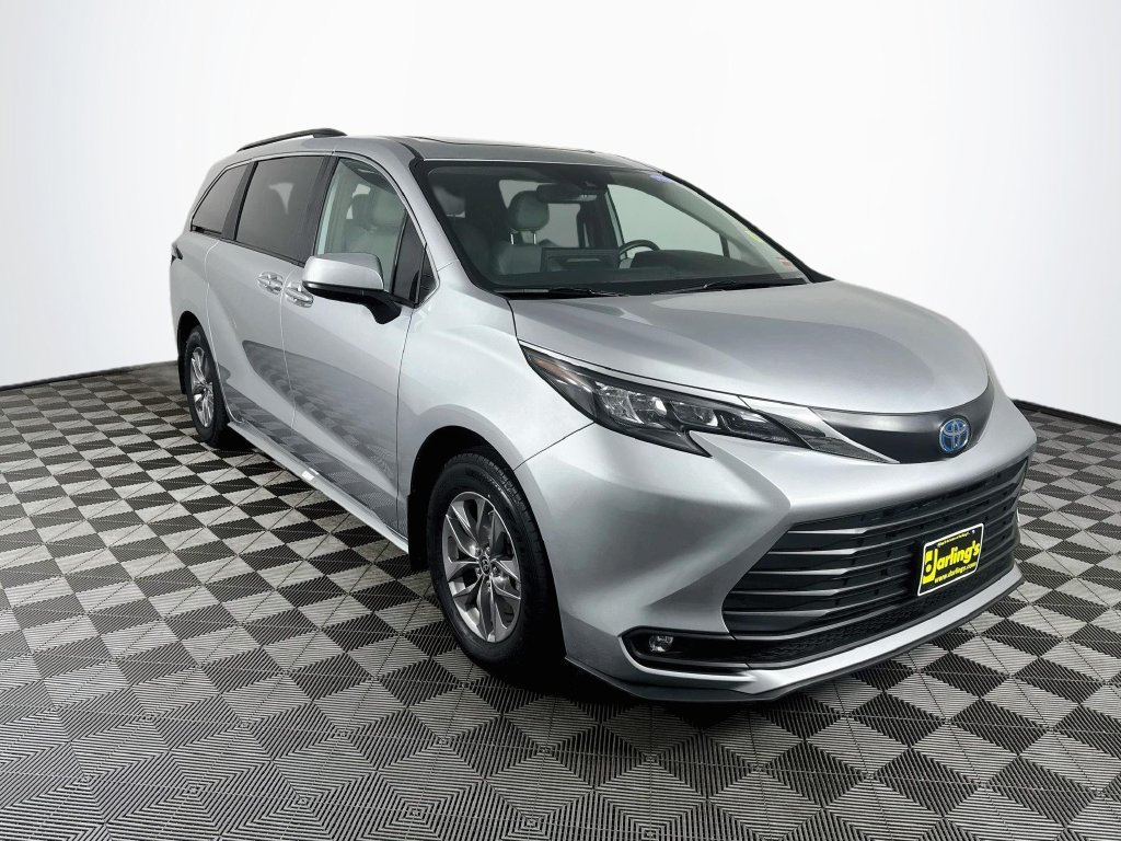 2025 Toyota Sienna XLE