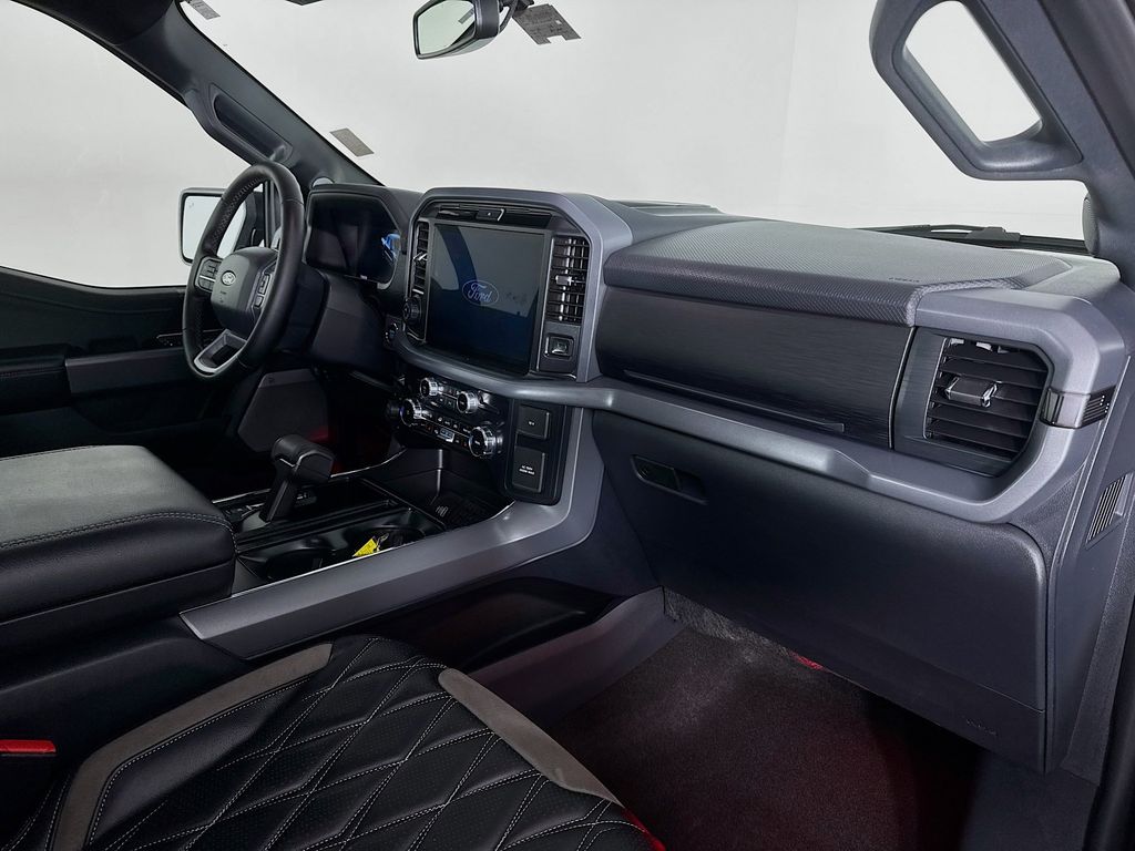 2025 Ford F-150 XLT - Photo 29
