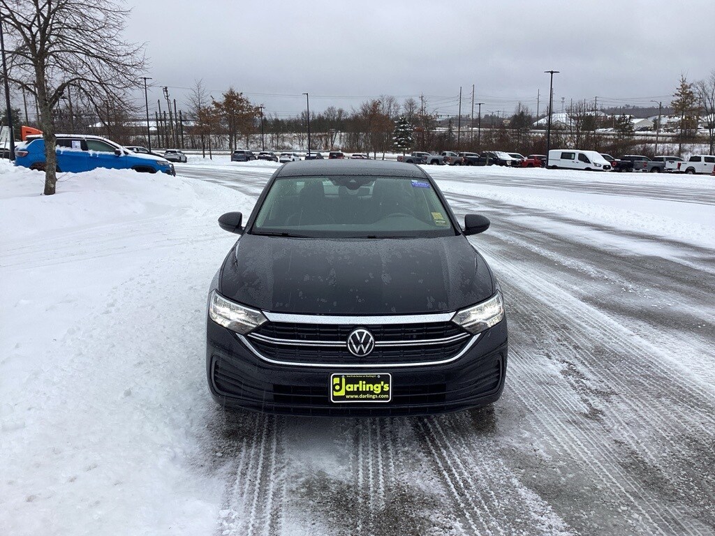 Used 2023 Volkswagen Jetta 1.5T SE (Certified) Sedan