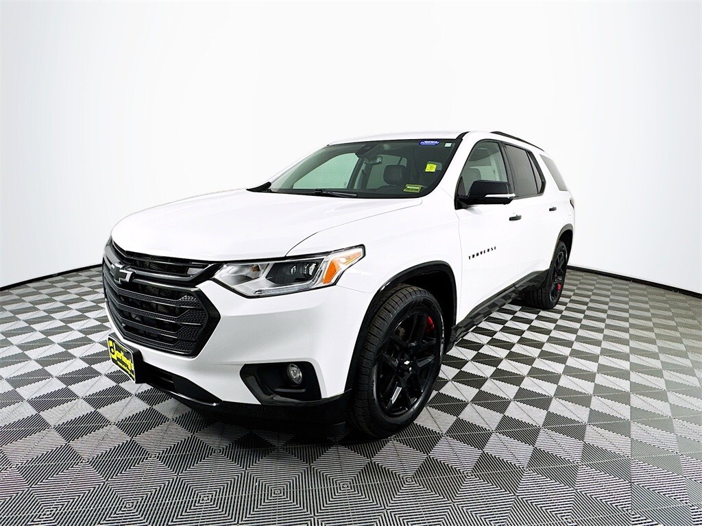 2021 Chevrolet Traverse Premier photo 2