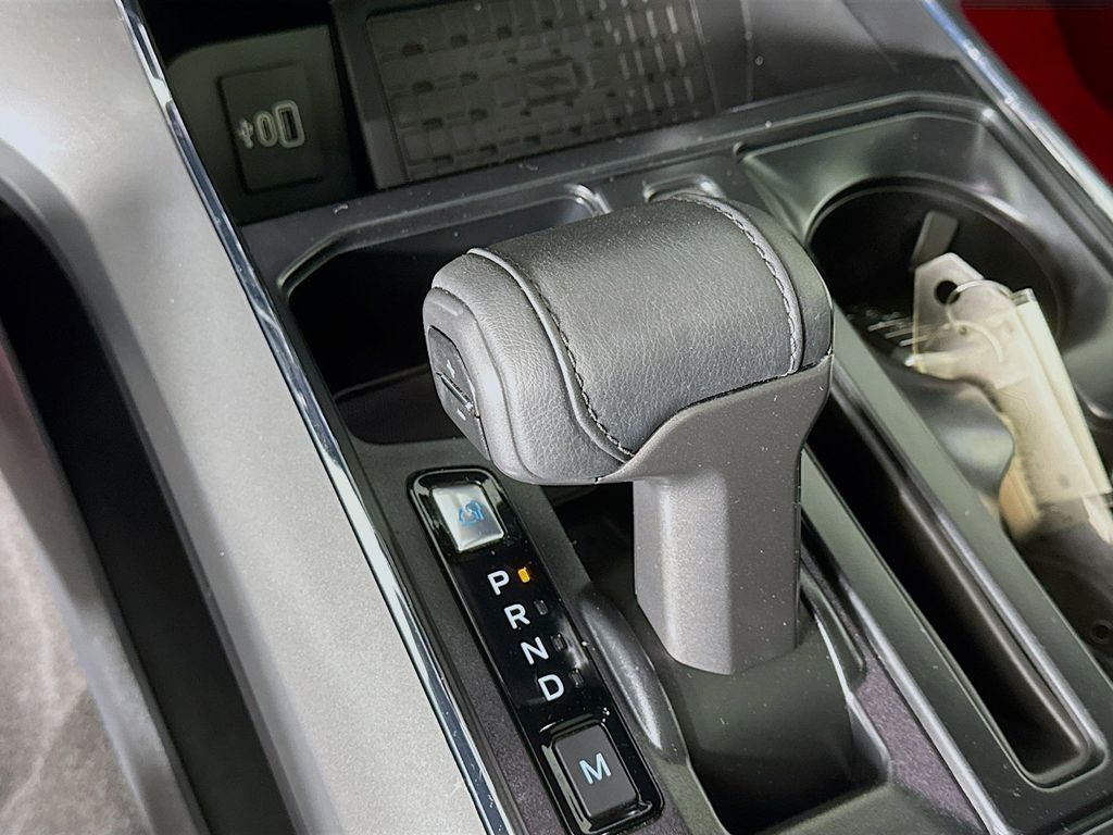 2025 Ford F-150 XLT - Photo 19