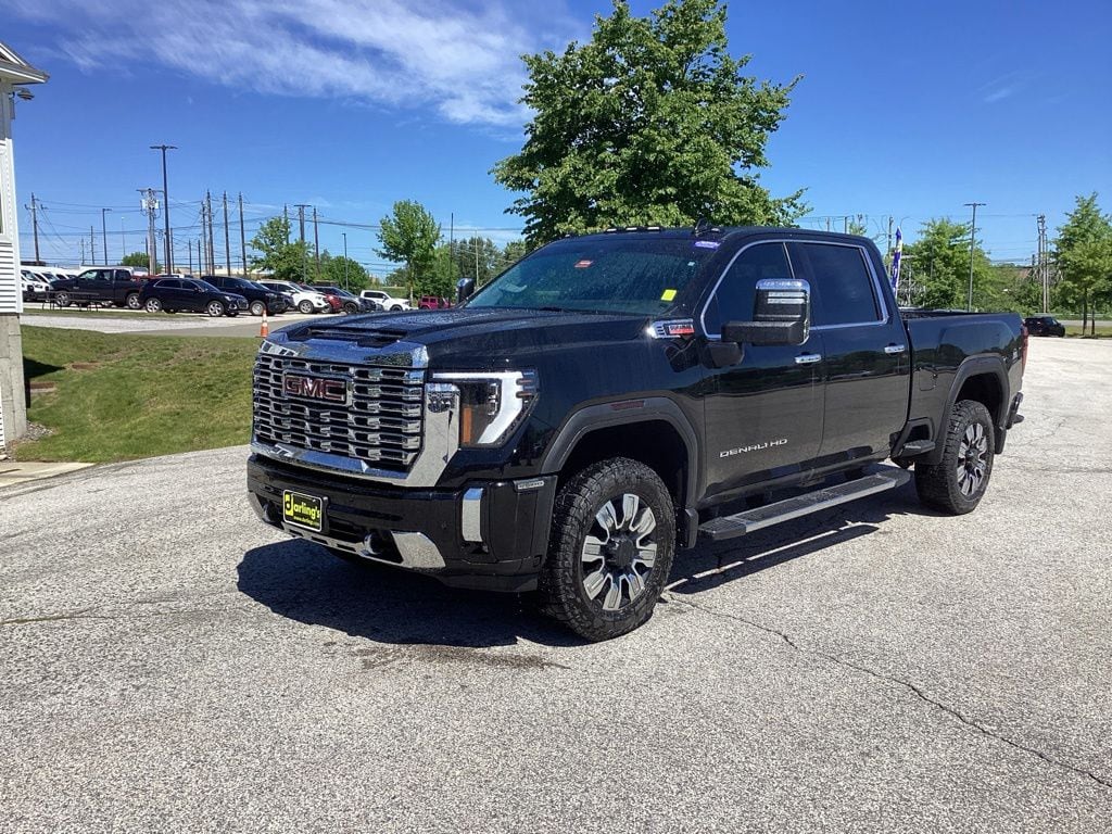 2024 GMC Sierra 4WD Crew Cab Standard Box Denali's photo