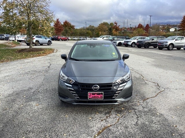 2023 Nissan Versa 1.6 photo 2