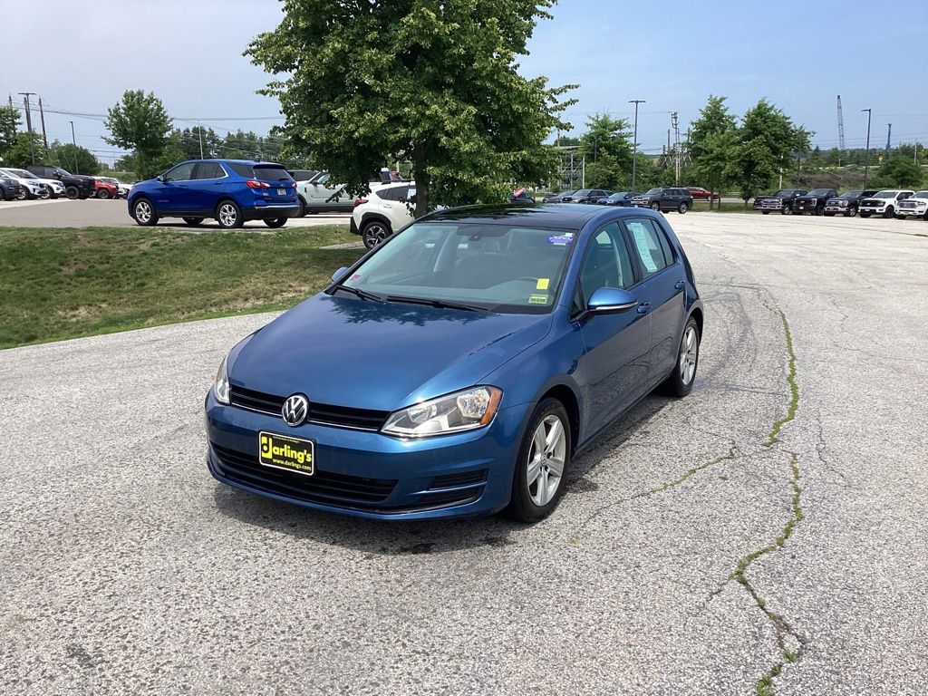 2017 Volkswagen Golf TSI Wolfsburg Edition 4-Door Auto's photo