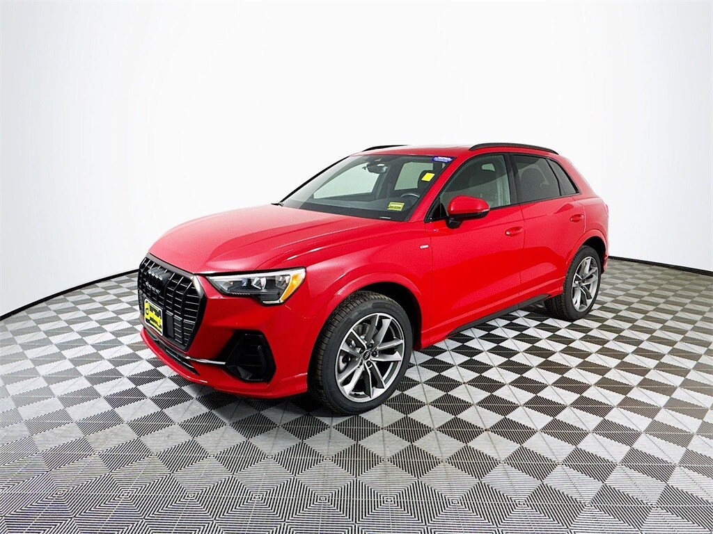 2022 Audi Q3 S line Premium photo 2