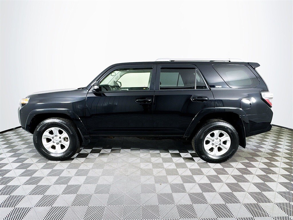 2015 Toyota 4Runner SR5 4WD photo 4