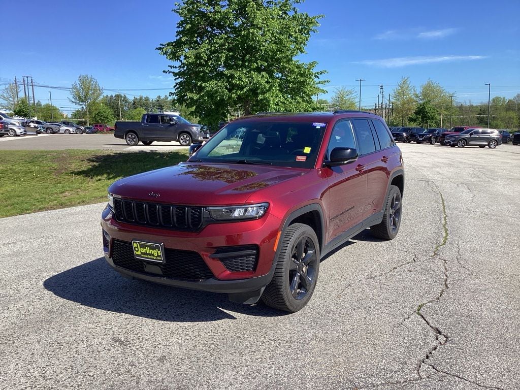 2023 Jeep Grand Cherokee Altitude X 4x4's photo