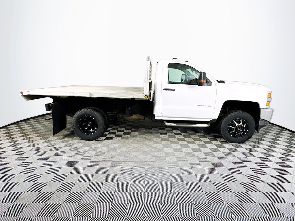 2018 Chevrolet Silverado 3500 Chassis Cab 7