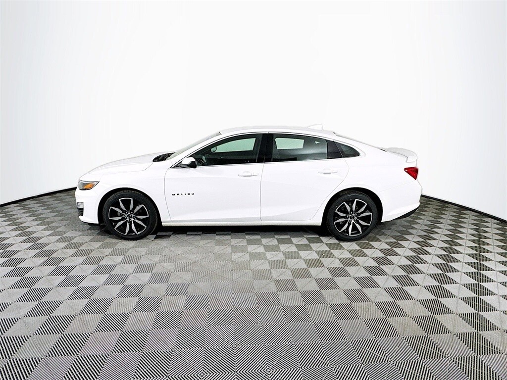 2024 Chevrolet Malibu RS photo 4