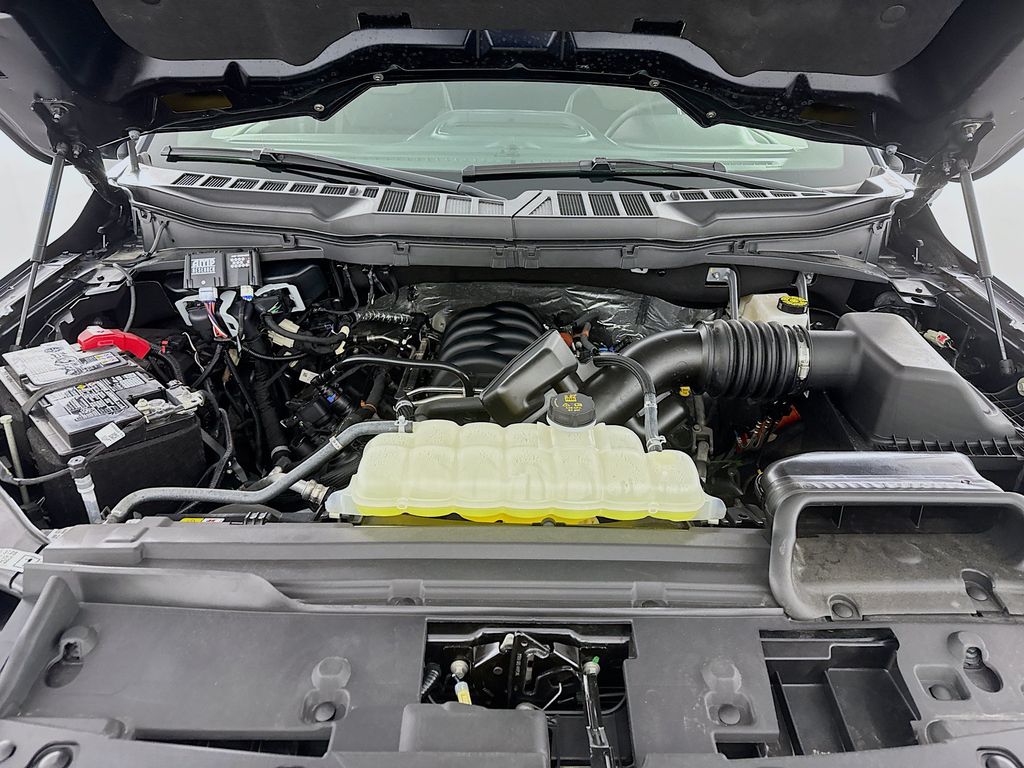 2025 Ford F-150 XLT - Photo 30