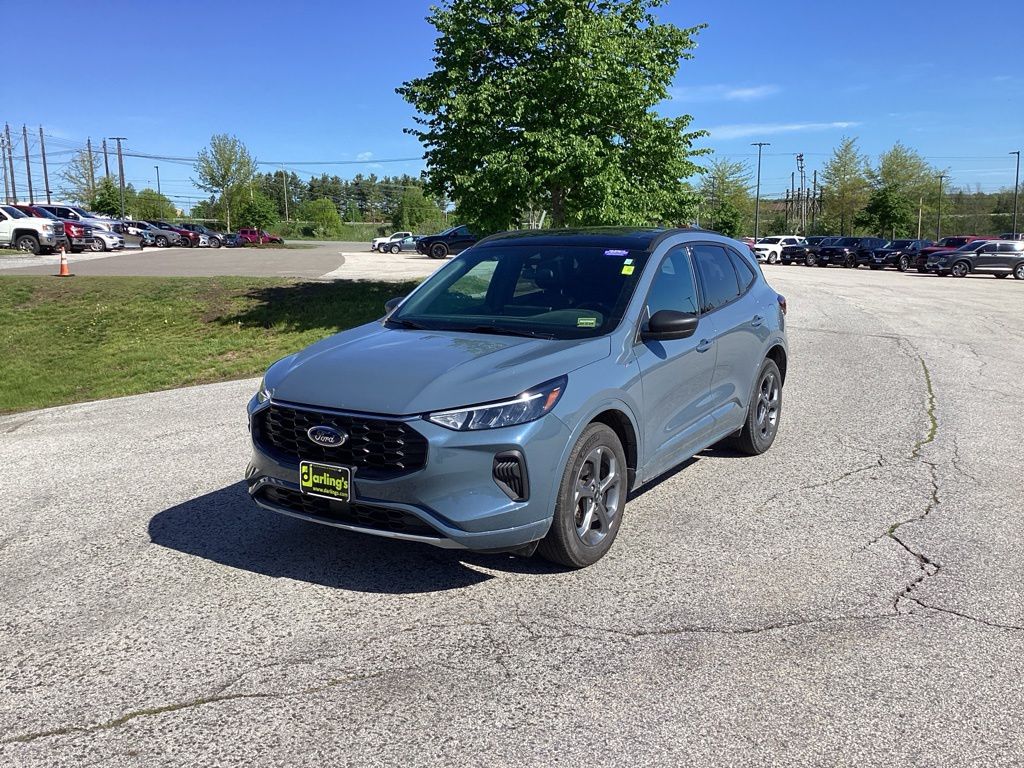 2023 Ford Escape ST-Line AWD's photo