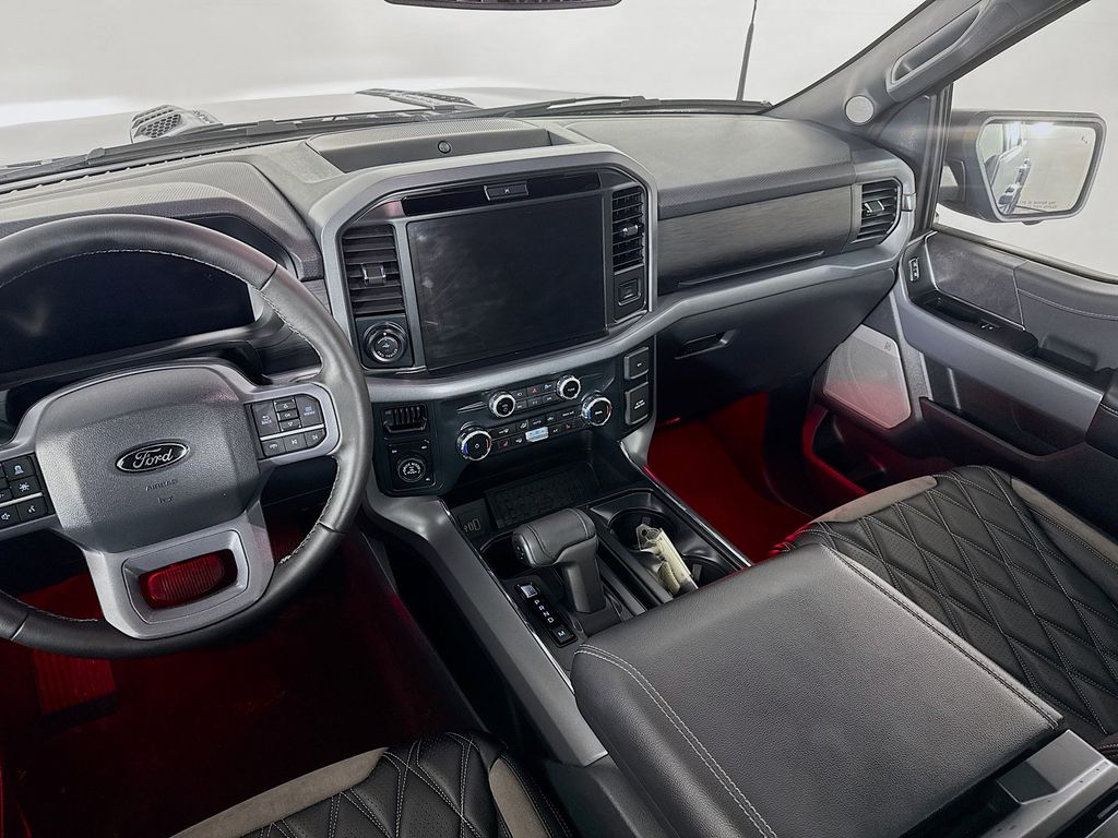 2025 Ford F-150 XLT - Photo 25