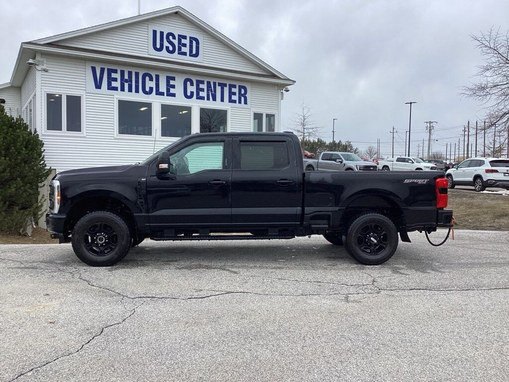 Certified 2024 Ford F-350 XLT (Certified) Truck Crew Cab