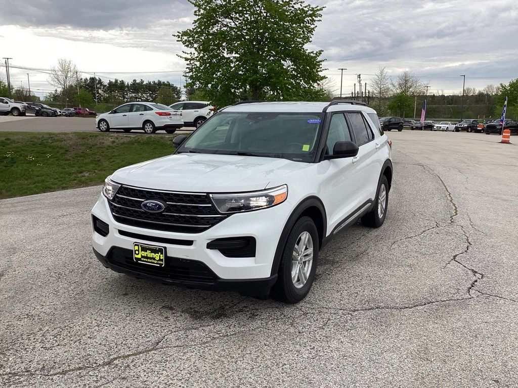 2023 Ford Explorer XLT 4WD's photo