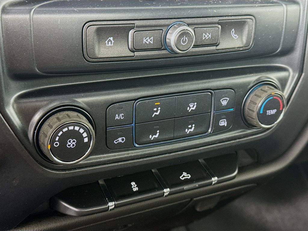 2018 Chevrolet Silverado 3500 Chassis Cab 14