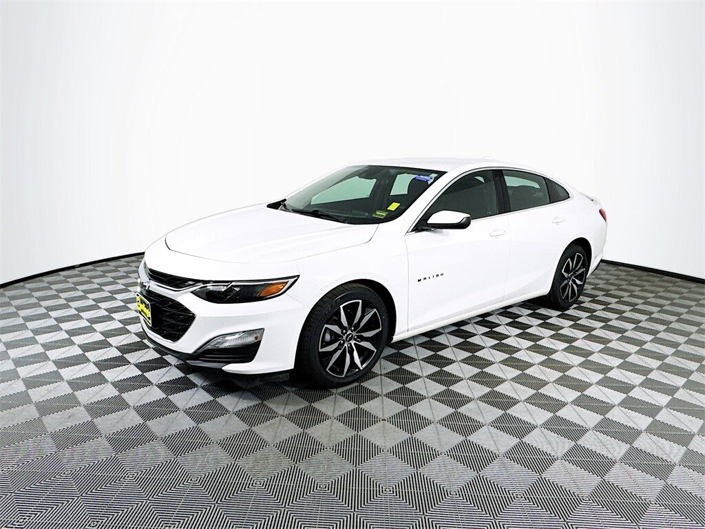 2024 Chevrolet Malibu RS photo 3