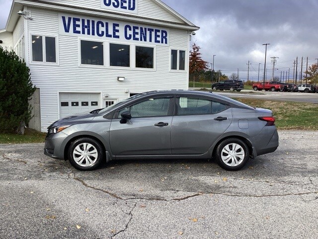 2023 Nissan Versa 1.6 photo 3