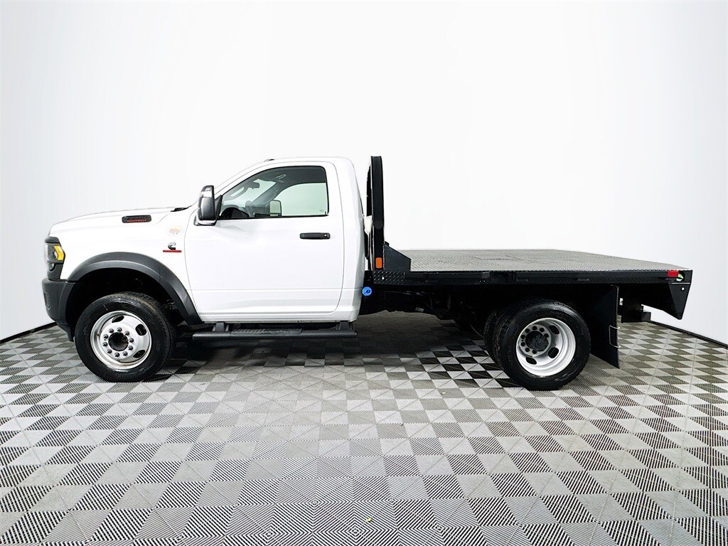 2024 Ram 5500 Tradesman photo 2