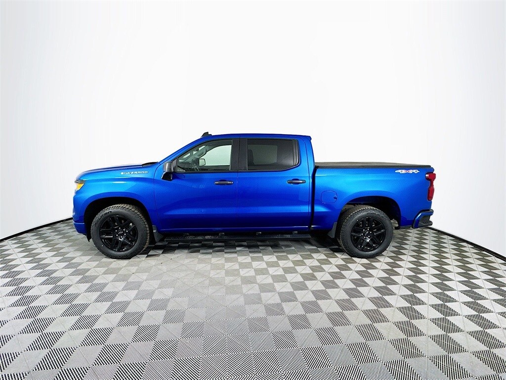 2023 Chevrolet Silverado 1500 Custom photo 4