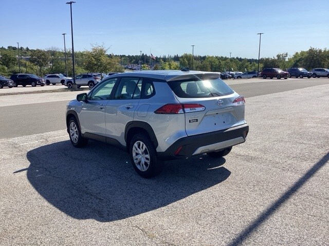 2023 Toyota Corolla Cross L photo 4