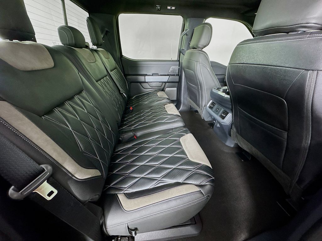 2025 Ford F-150 XLT - Photo 27