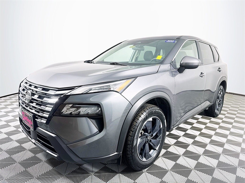 2024 Nissan Rogue SV photo 3