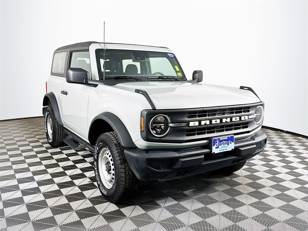 2023 Ford Bronco 2-Door Base's photo