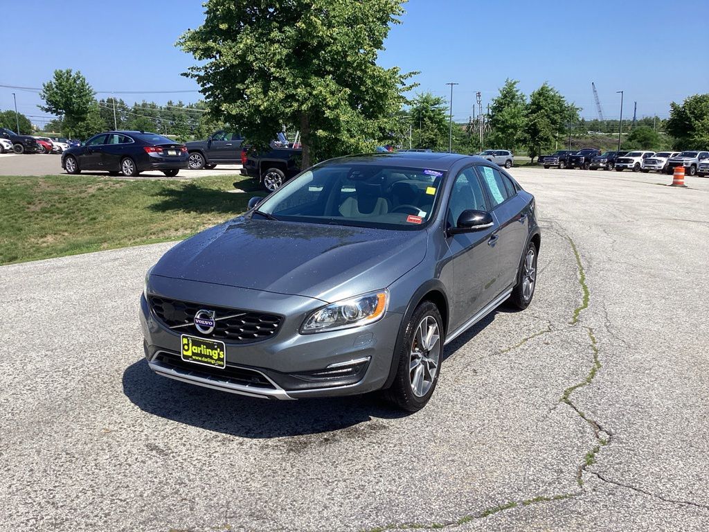2018 Volvo S60 T5 AWD Cross Country Platinum's photo