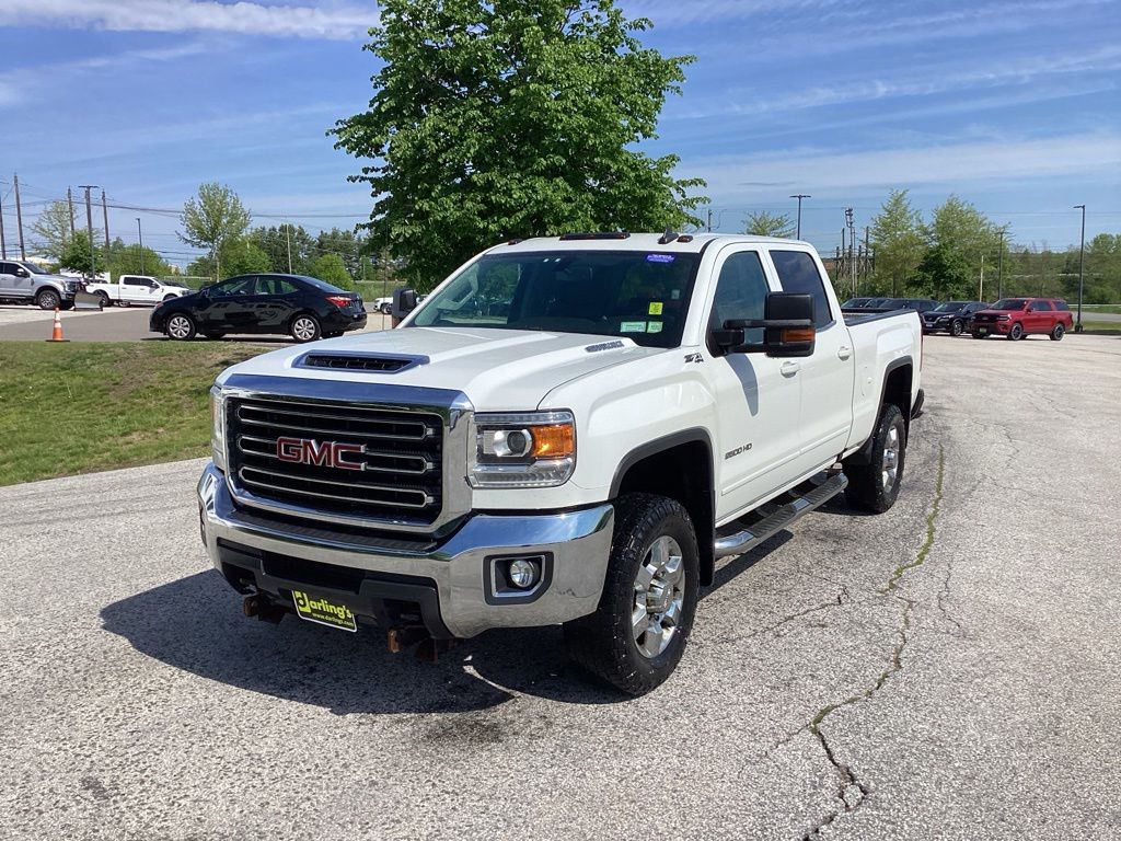 2017 GMC Sierra 4WD Crew Cab Standard Box SLE's photo