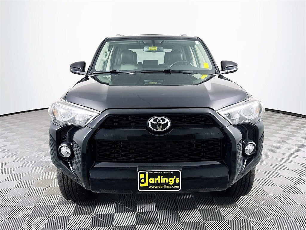 2015 Toyota 4Runner SR5 4WD photo 2
