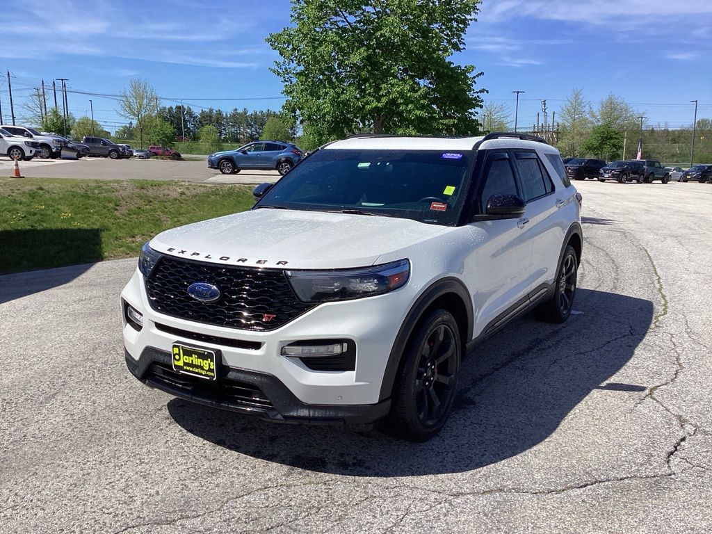 2023 Ford Explorer ST 4WD's photo