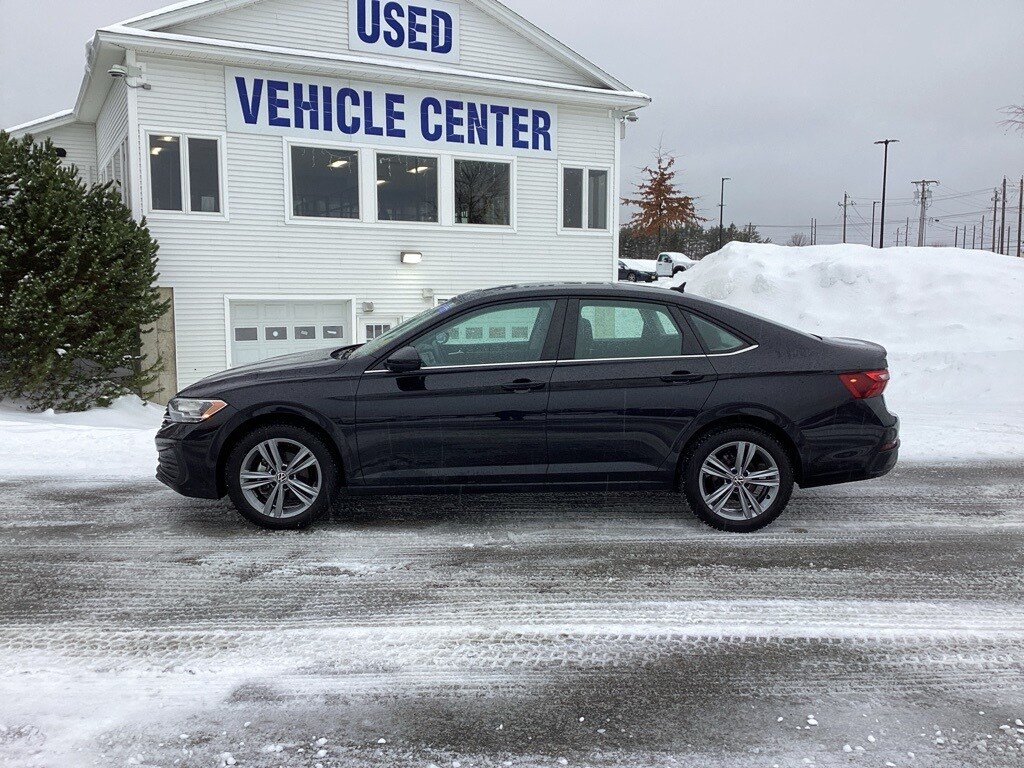 Used 2023 Volkswagen Jetta 1.5T SE (Certified) Sedan