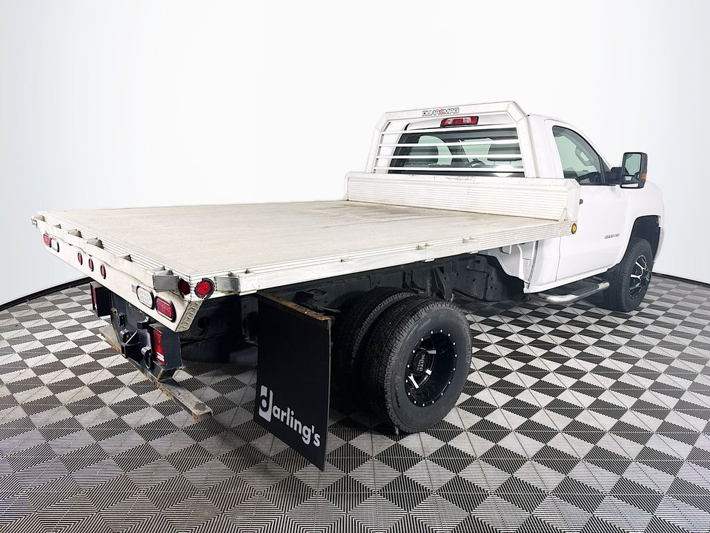 2018 Chevrolet Silverado 3500 Chassis Cab 6