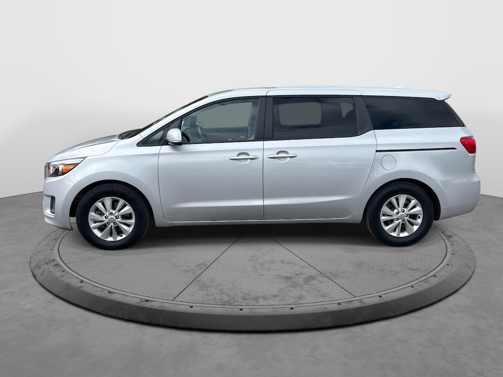 Used 2018 Kia Sedona LX Van Passenger Van