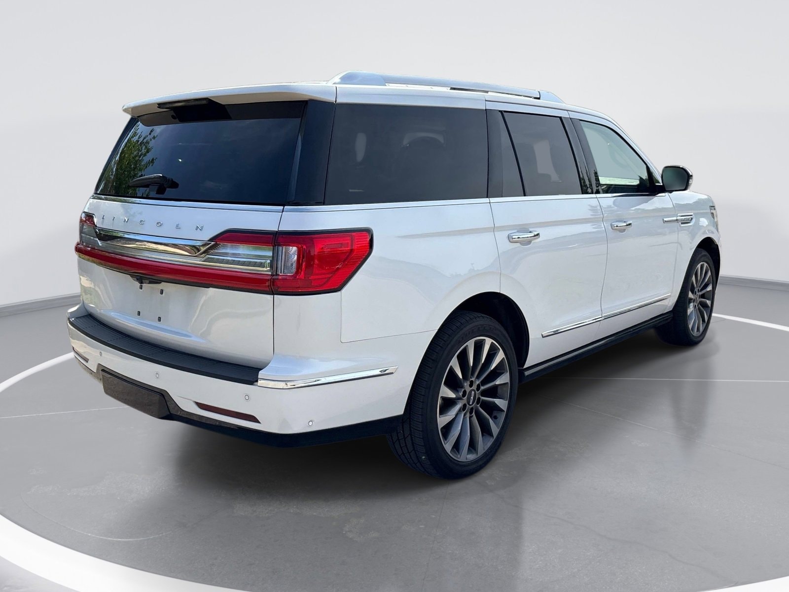 2019 Lincoln Navigator Select photo 3
