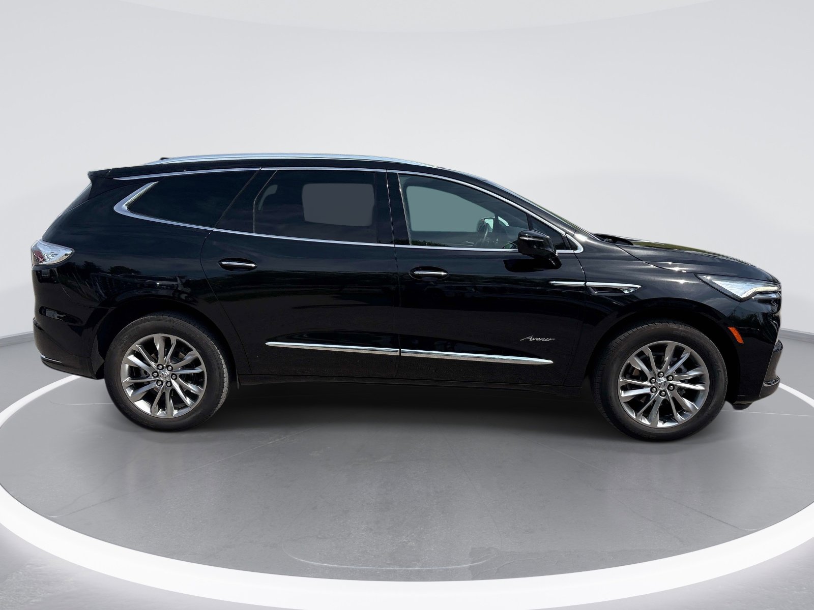 2024 Buick Enclave Avenir photo 3