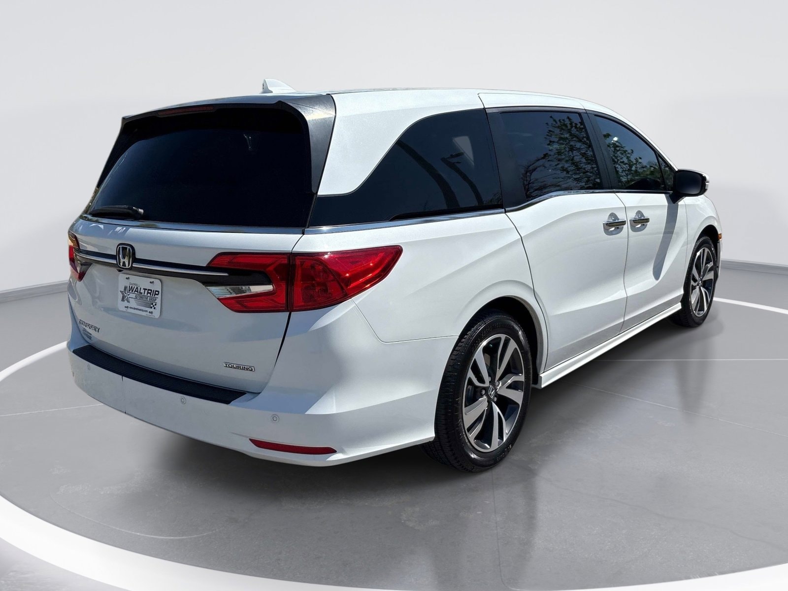 2021 Honda Odyssey Touring photo 3