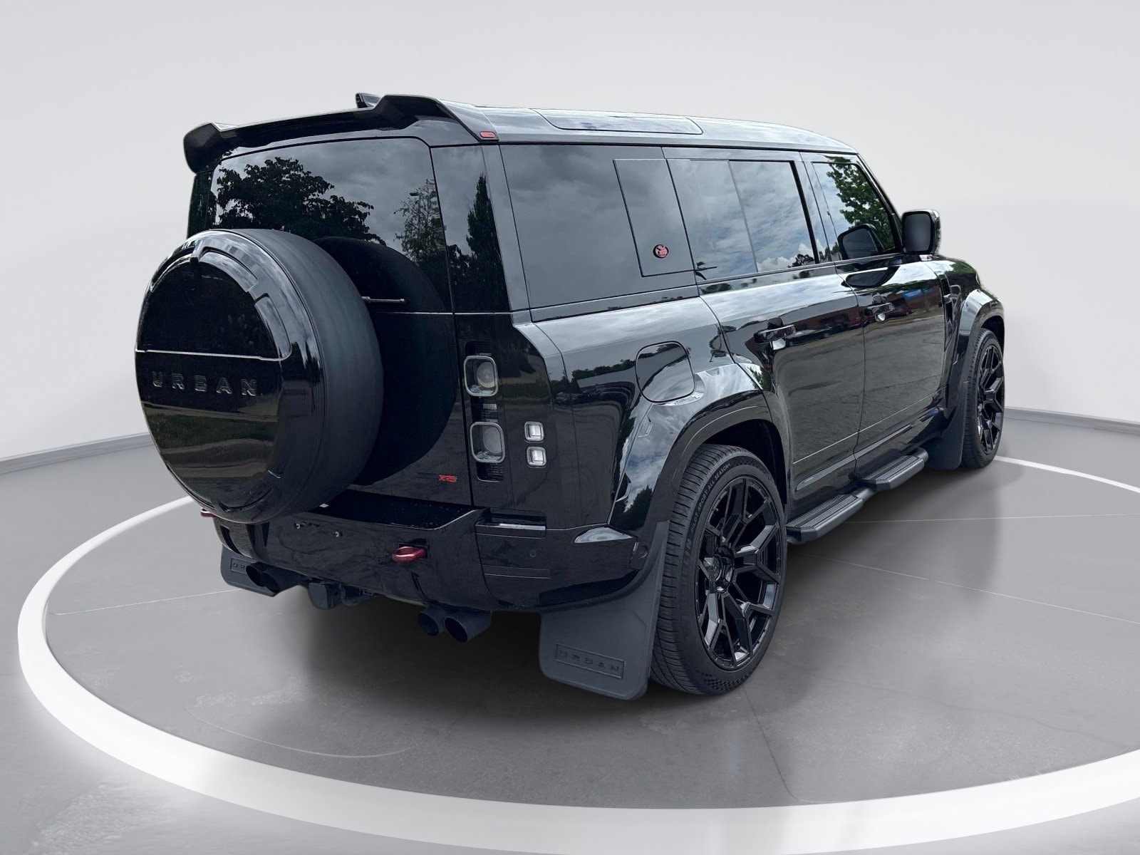 2024 Land Rover Defender 110 P525 V8