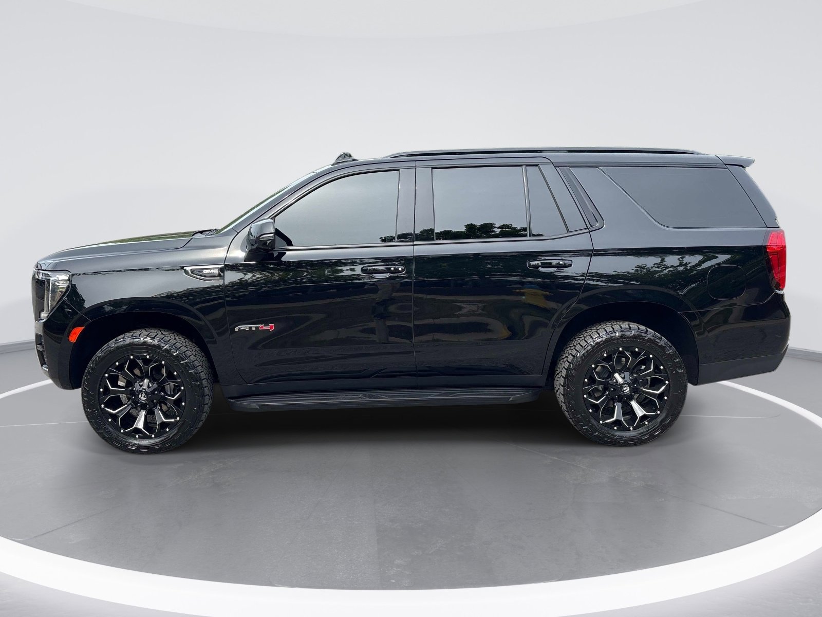 2021 GMC Yukon AT4 photo 4