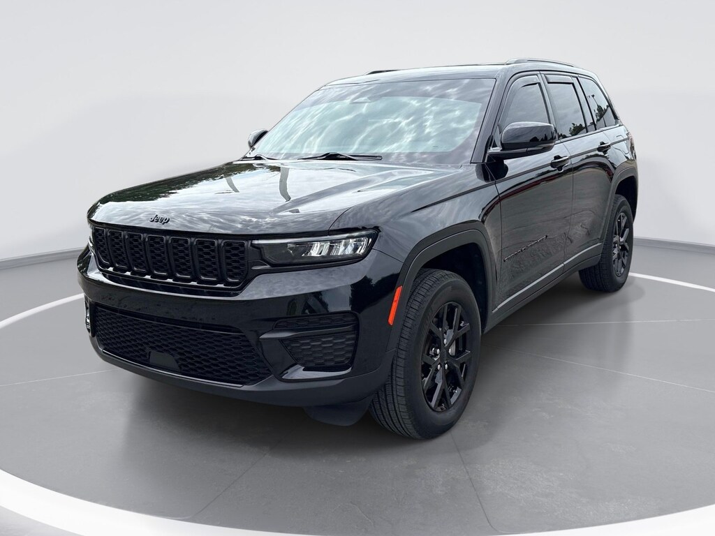 Used 2024 Jeep Grand Cherokee Altitude 4x4 SUV