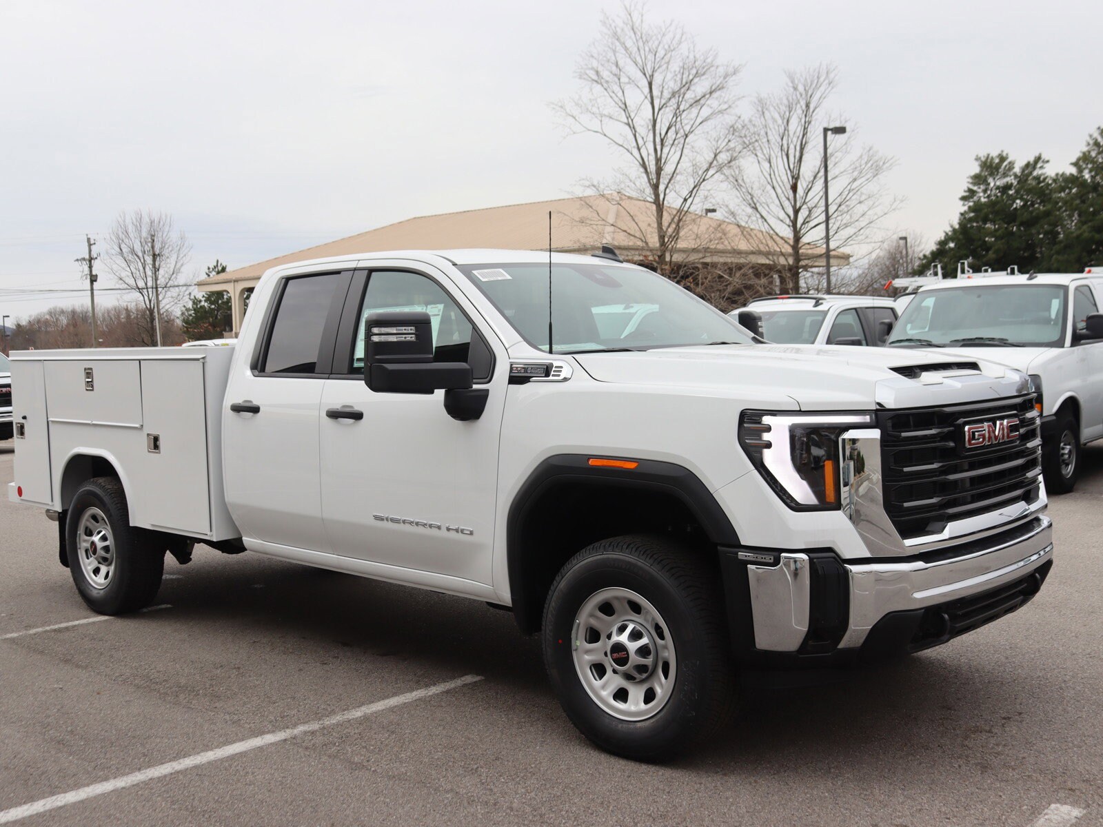 2025 Gmc Sierra 3500 HD Pro photo 2