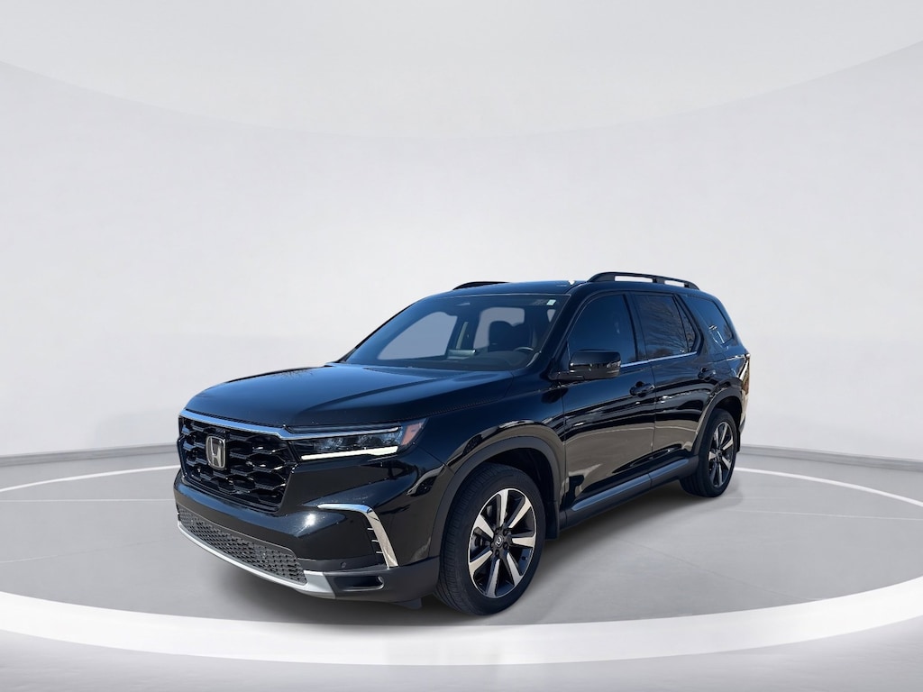 Used 2025 Honda Pilot Touring SUV