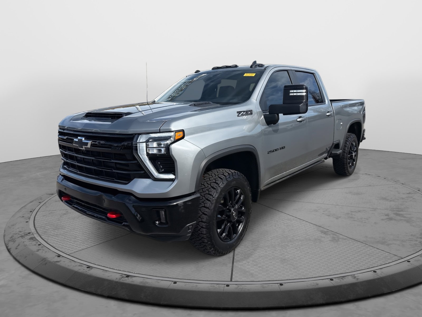 2025 Chevrolet Silverado 2500HD LT photo 3