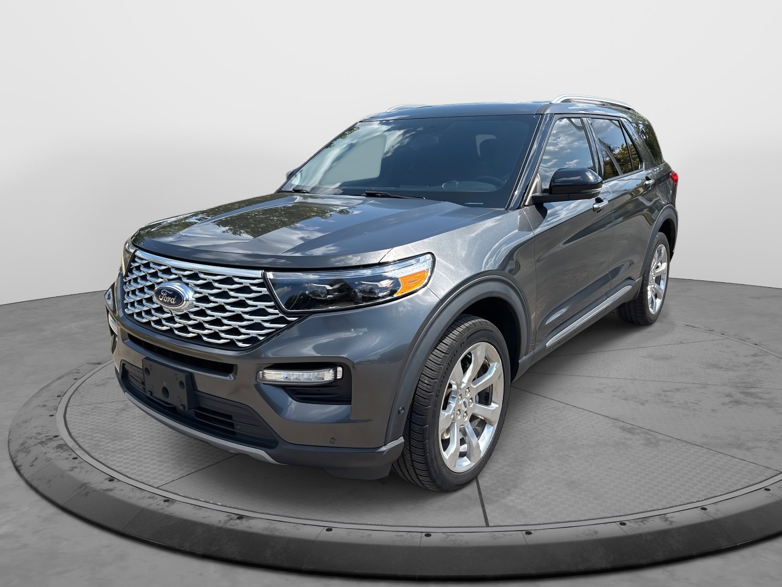2020 Ford Explorer Platinum photo 3
