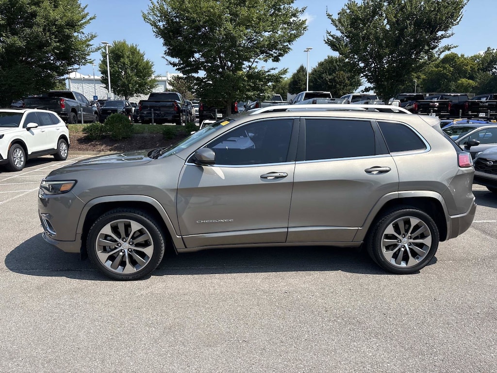 Used 2019 Jeep Cherokee Overland FWD SUV