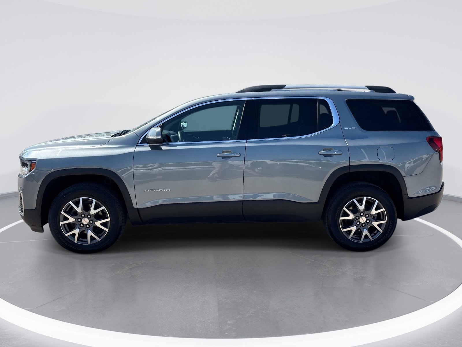 2023 GMC Acadia SLE photo 4