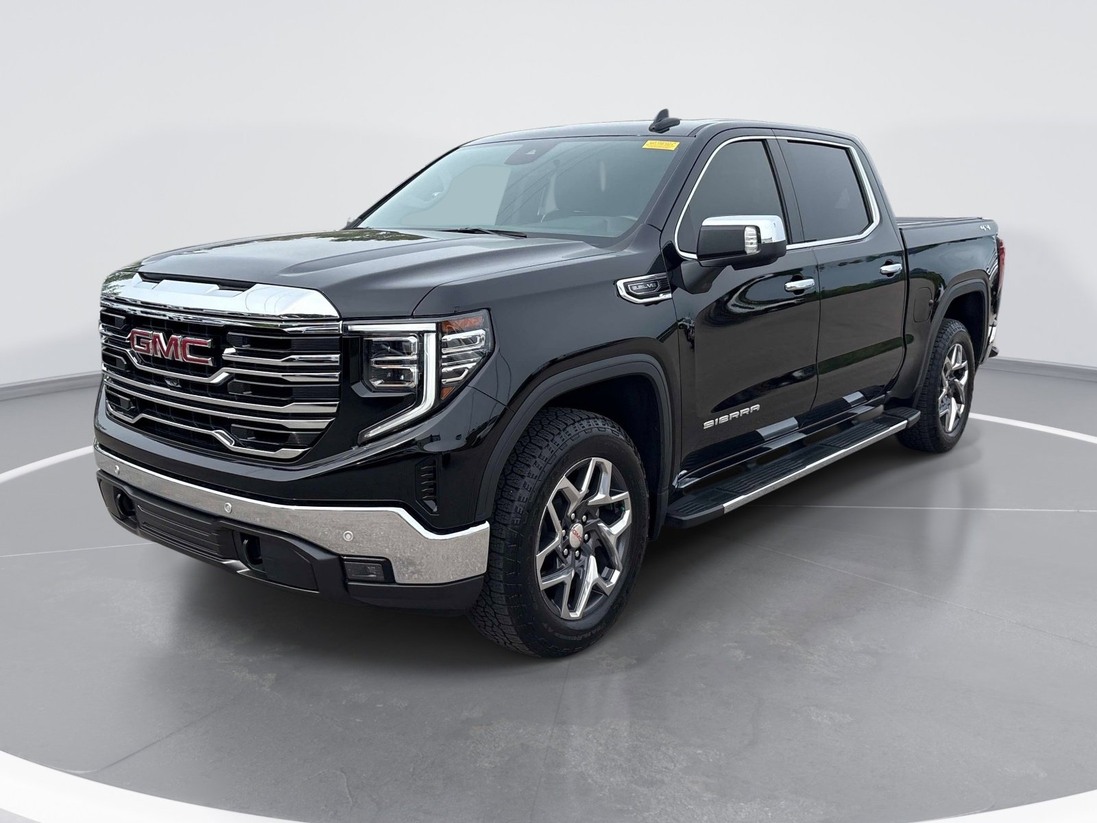 2024 GMC Sierra 1500 SLT photo 2
