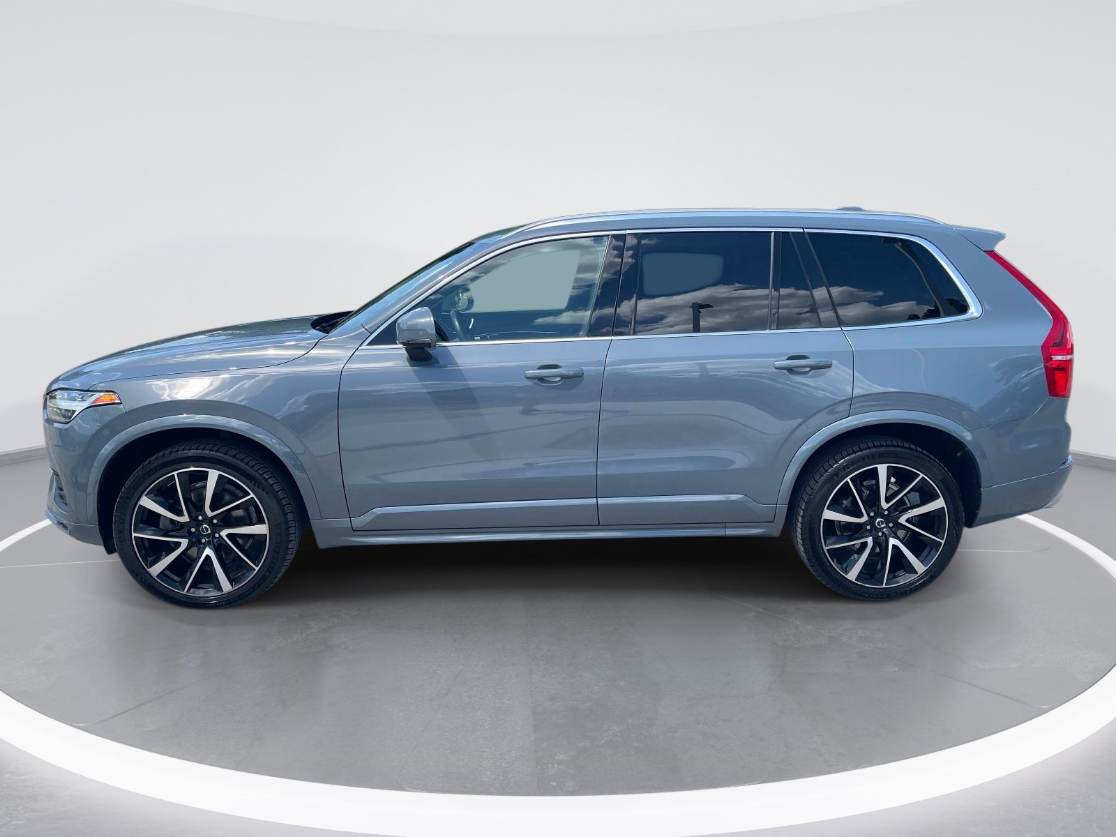 2020 Volvo XC90 T6 Momentum 7 Passenger