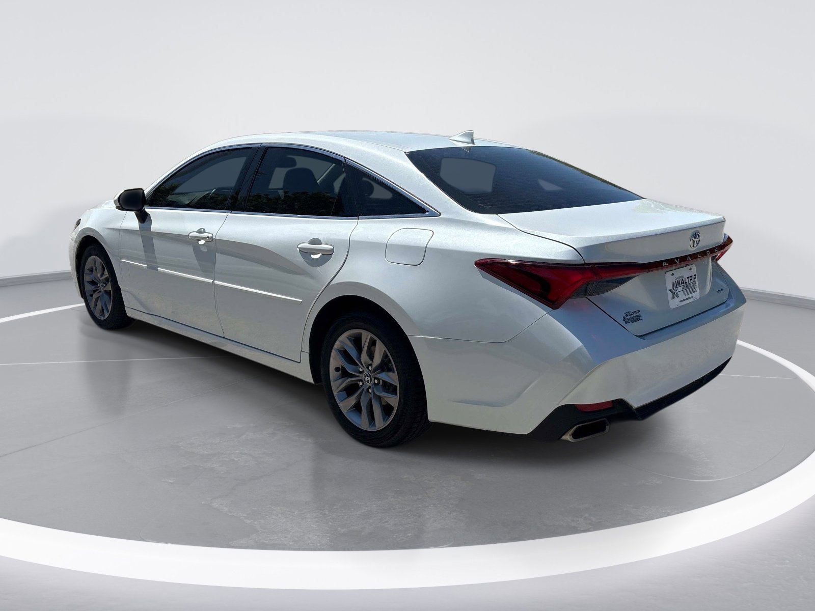2020 Toyota Avalon XLE photo 5