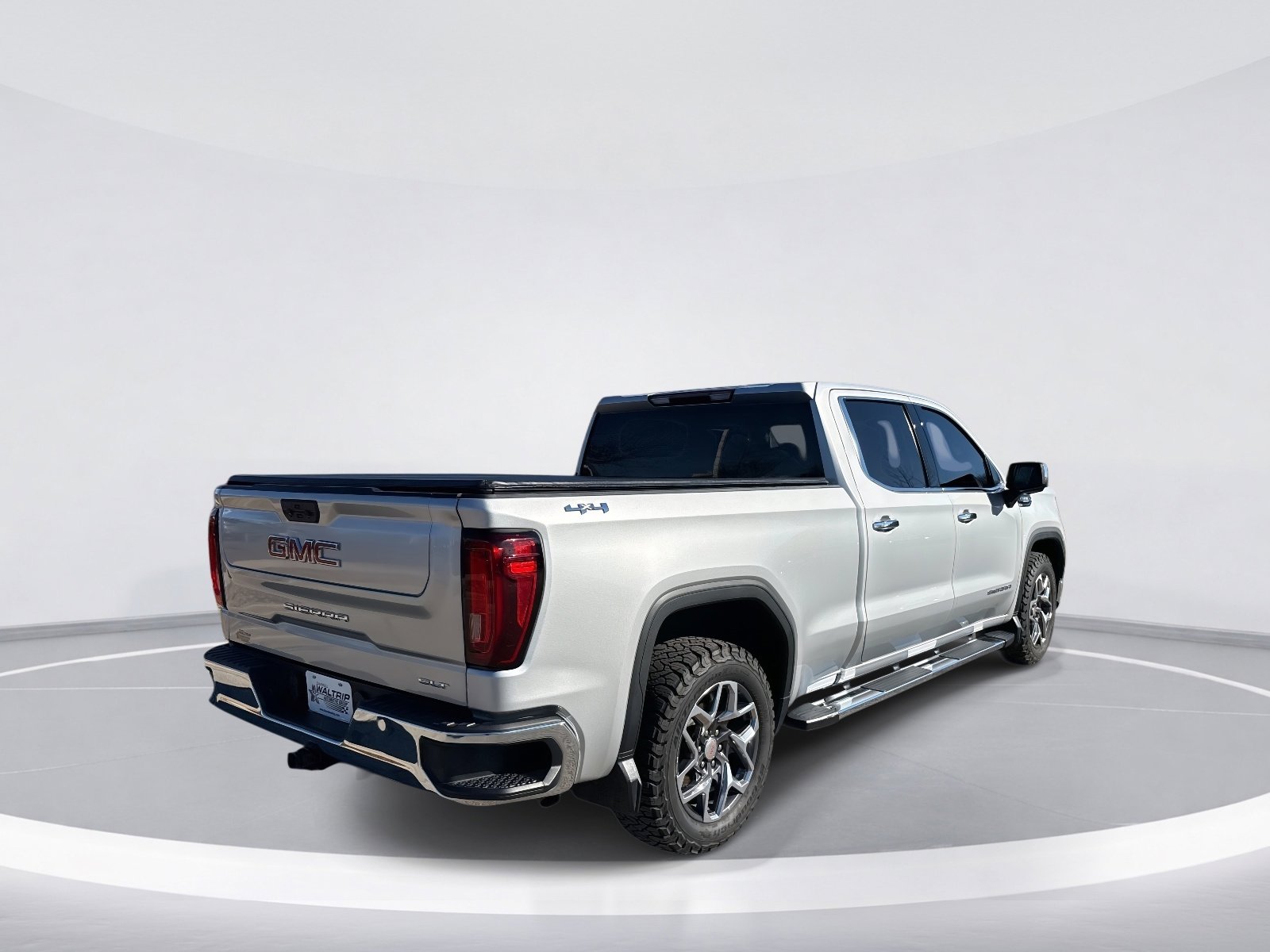 2022 GMC Sierra 1500 SLT photo 3